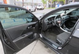 2017 Honda Accord Sedan - Image 15