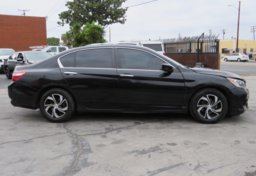 2017 Honda Accord Sedan - Image 6