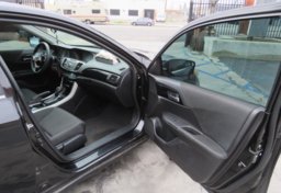 2017 Honda Accord Sedan - Image 16