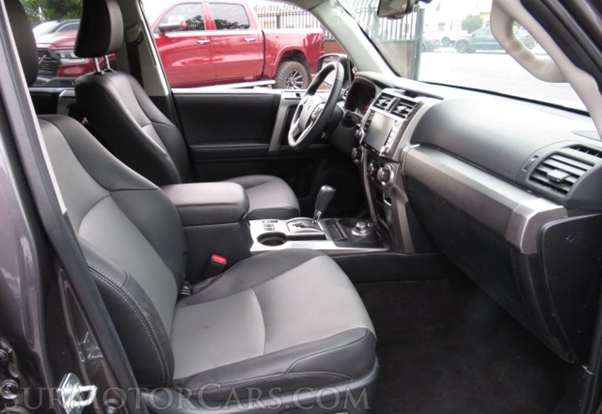 2021 Toyota 4Runner - Image 27