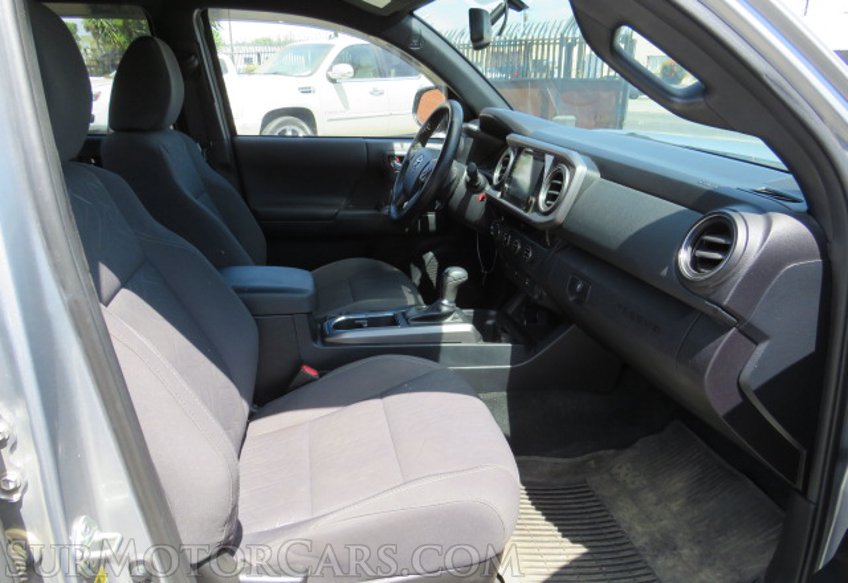 2017 Toyota Tacoma - Image 28