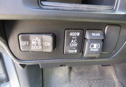 2017 Toyota Tacoma - Image 39