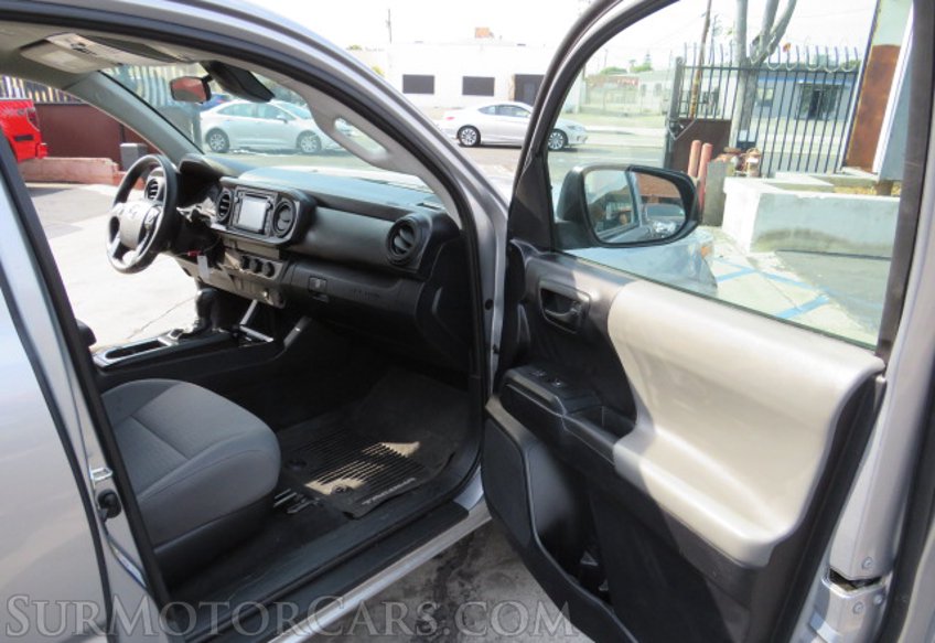 2019 Toyota Tacoma - Image 18