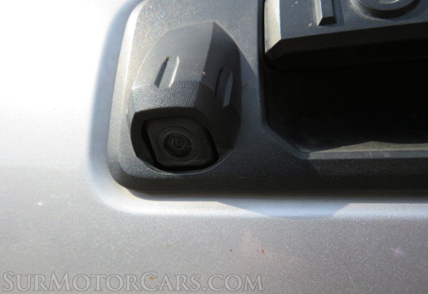 2019 Toyota Tacoma - Image 16