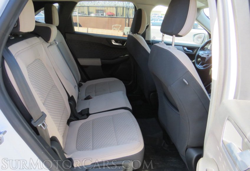 2020 Ford Escape - Image 28