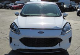 2020 Ford Escape - Image 11