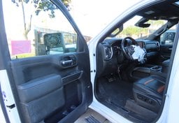 2021 GMC Sierra 2500HD 4x4 AT4 - Image 28