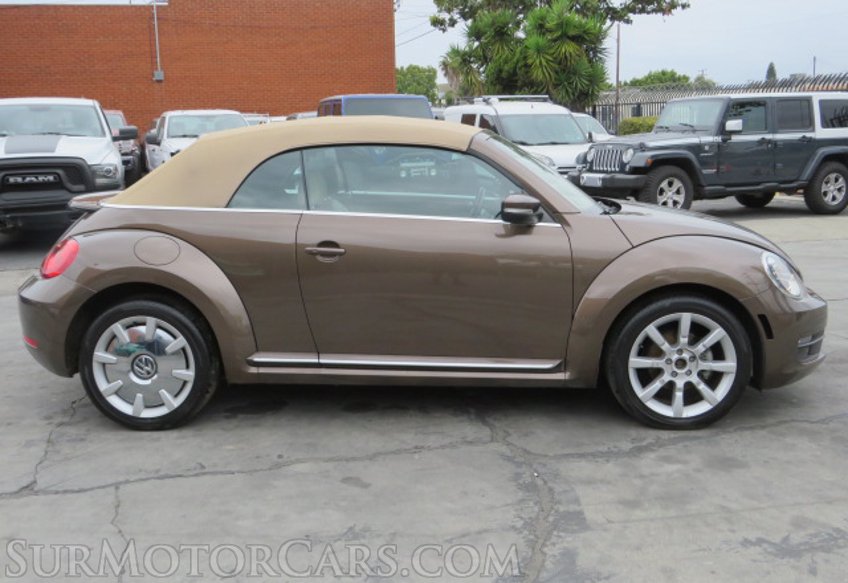2013 Volkswagen Beetle Convertible - Image 12