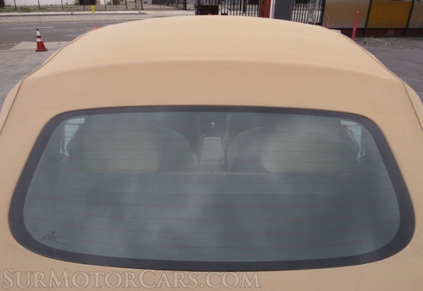 2013 Volkswagen Beetle Convertible - Image 21