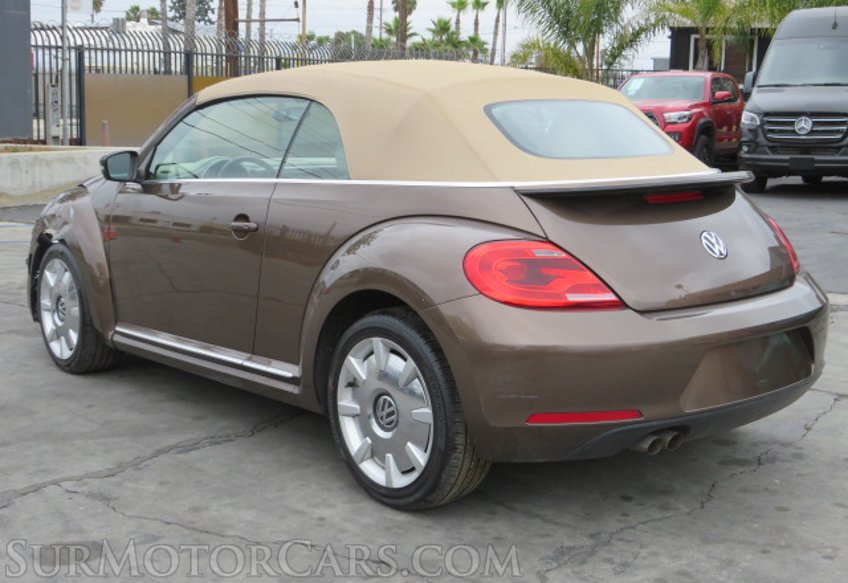 2013 Volkswagen Beetle Convertible - Image 7