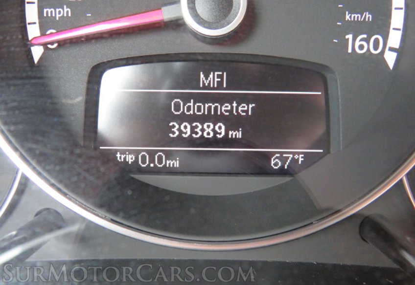 2013 Volkswagen Beetle Convertible - Image 34