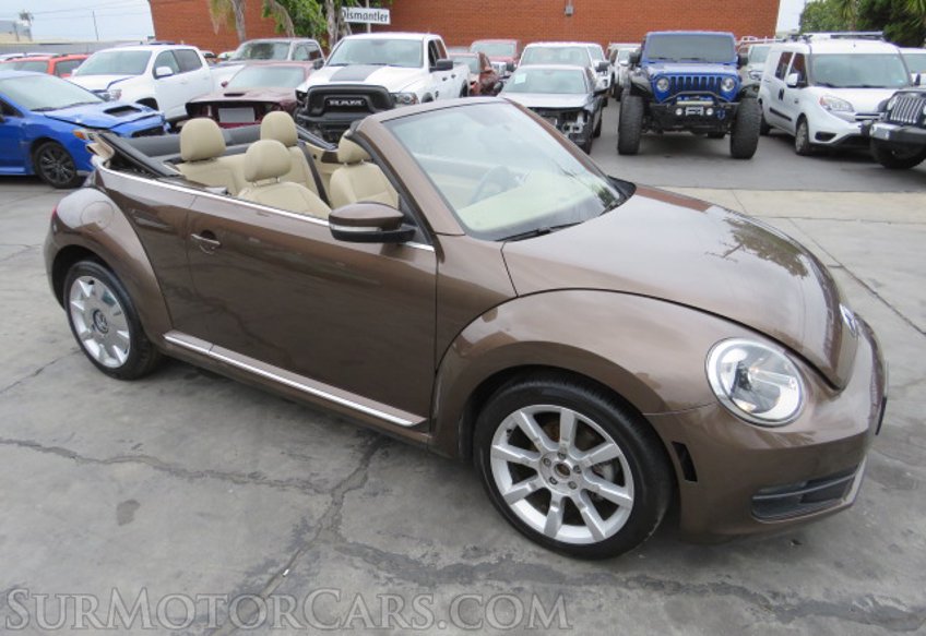 2013 Volkswagen Beetle Convertible - Image 5