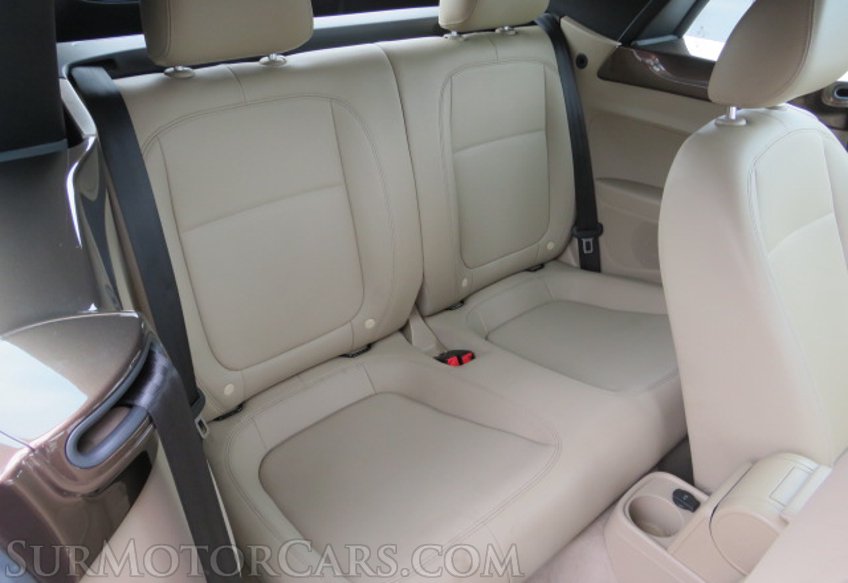 2013 Volkswagen Beetle Convertible - Image 29