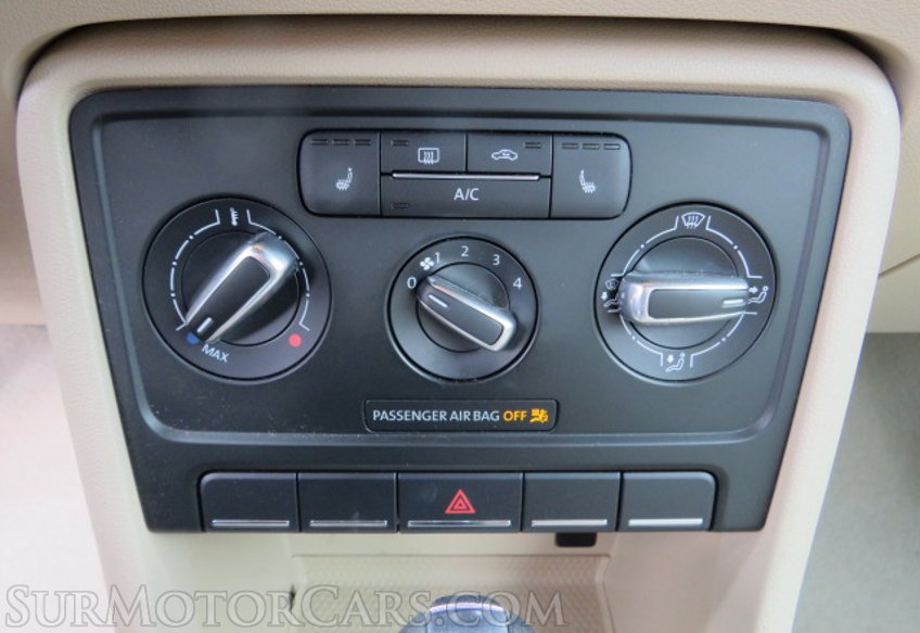 2013 Volkswagen Beetle Convertible - Image 33