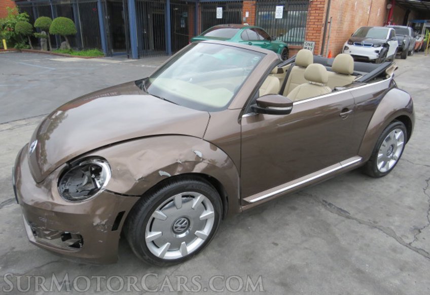 2013 Volkswagen Beetle Convertible - Image 4