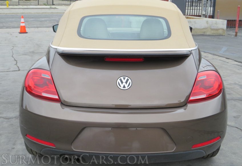 2013 Volkswagen Beetle Convertible - Image 14