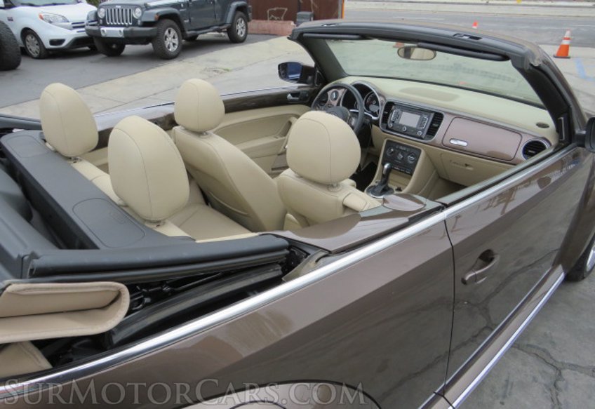 2013 Volkswagen Beetle Convertible - Image 15