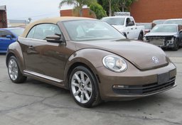 2013 Volkswagen Beetle Convertible - Image 3