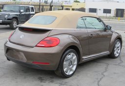 2013 Volkswagen Beetle Convertible - Image 9
