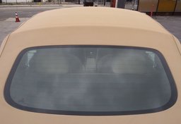 2013 Volkswagen Beetle Convertible - Image 21