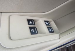 2013 Volkswagen Beetle Convertible - Image 42