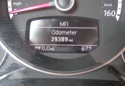 2013 Volkswagen Beetle Convertible - Image 34