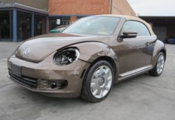 2013 Volkswagen Beetle Convertible - Image 6