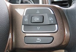 2013 Volkswagen Beetle Convertible - Image 30