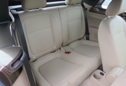 2013 Volkswagen Beetle Convertible - Image 29