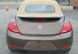 2013 Volkswagen Beetle Convertible - Image 14