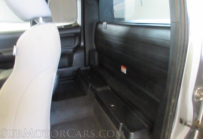 2020 Toyota Tacoma - Image 29