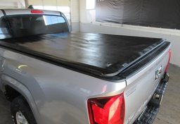 2020 Toyota Tacoma - Image 18