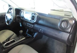 2020 Toyota Tacoma - Image 24