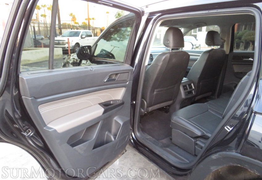 2021 Volkswagen Atlas - Image 25