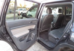 2021 Volkswagen Atlas - Image 25