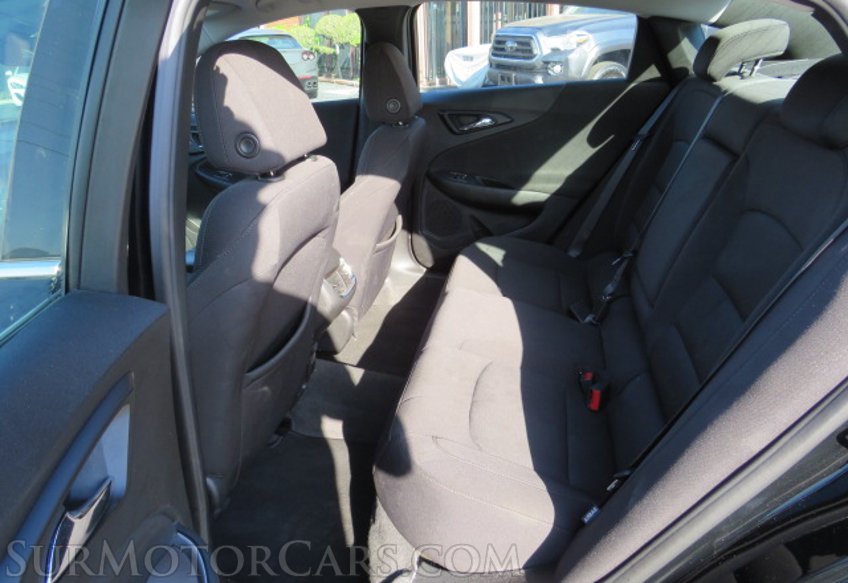 2019 Chevrolet Malibu - Image 30
