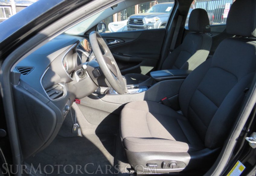 2019 Chevrolet Malibu - Image 29