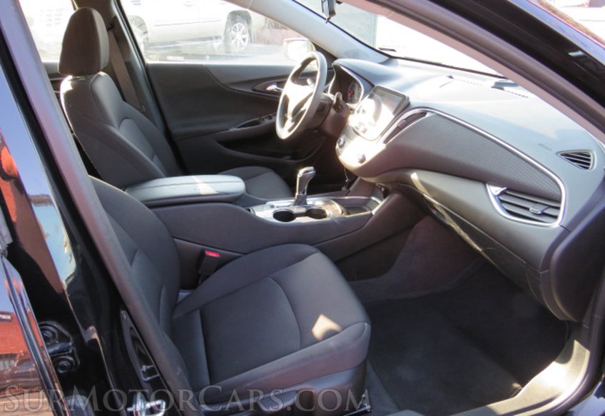 2019 Chevrolet Malibu - Image 27