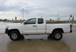 2019 Toyota Tacoma 4WD - Image 9