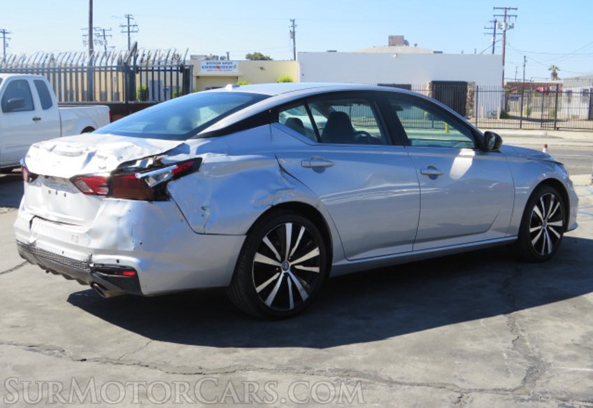 2021 Nissan Altima - Image 10