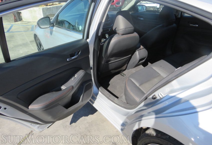 2021 Nissan Altima - Image 24