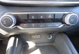 2021 Nissan Altima - Image 40