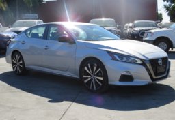 2021 Nissan Altima - Image 4