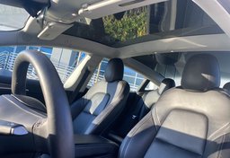 2022 Tesla Model 3 - Image 18