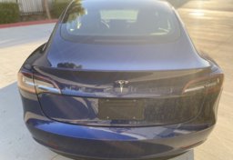 2022 Tesla Model 3 - Image 7