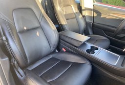 2022 Tesla Model 3 - Image 30