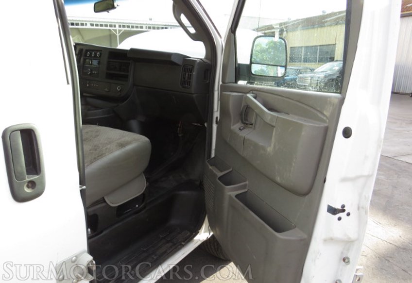 2019 Chevrolet Express Cargo Van - Image 15