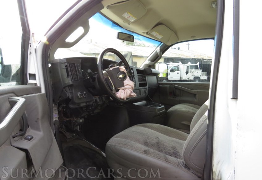 2019 Chevrolet Express Cargo Van - Image 17