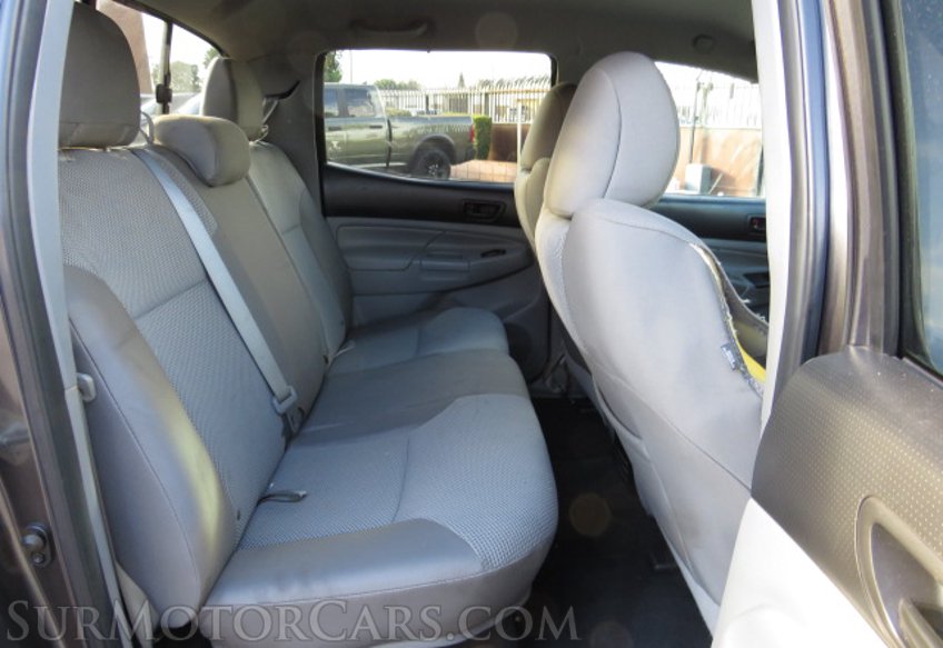 2015 Toyota Tacoma - Image 30