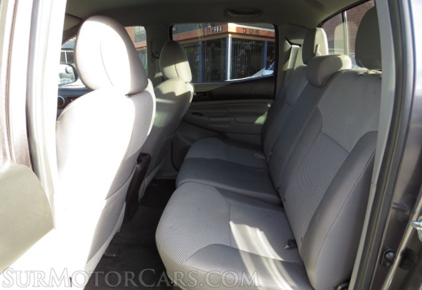 2015 Toyota Tacoma - Image 31